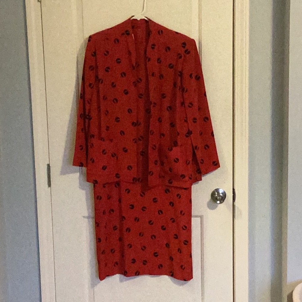 Henry Lee petites 10 red with black 2-piece dress short sleeve with long sleeved